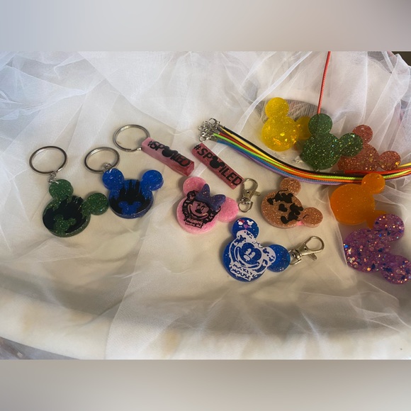 Keychains, backpack charms or necklaces - Picture 2 of 3